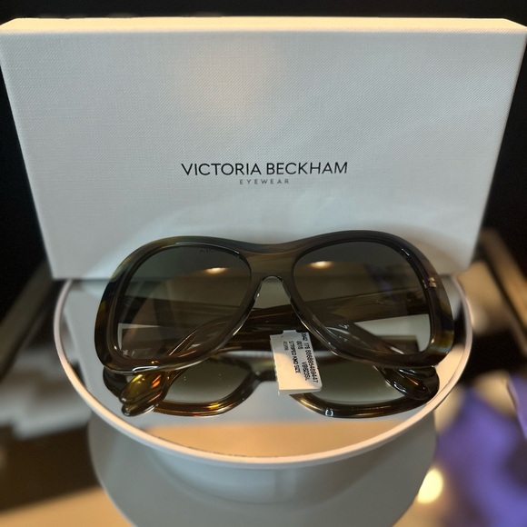 VICTORIA BECKHAM | Striped Khaki Geometric Square Acetate Sunglasses - Picture 5 of 13